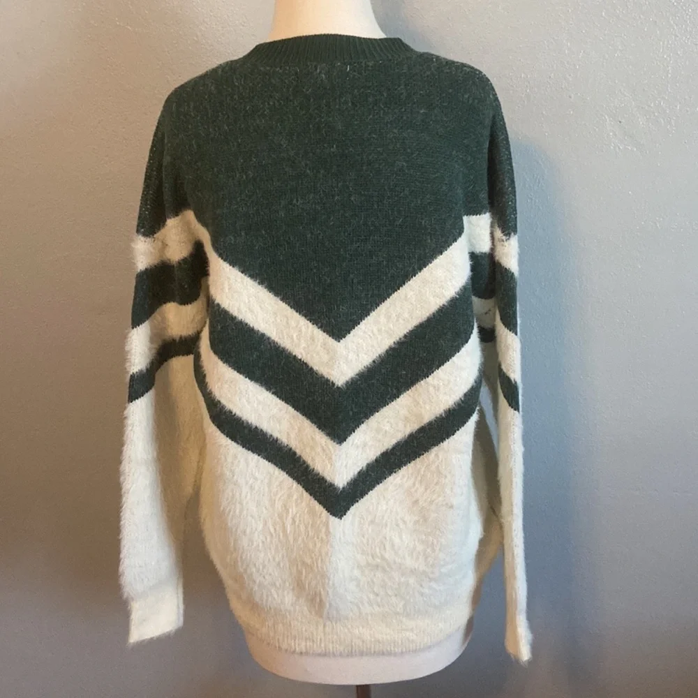 NWT Entro Long Sleeve Crew Neck Sweater Green Cream M - Picture 3 of 7